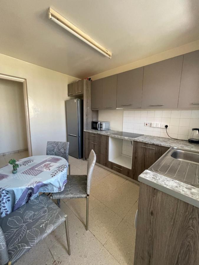 Ptolemaidos Cosy Family Apartment Larnaca Exteriör bild