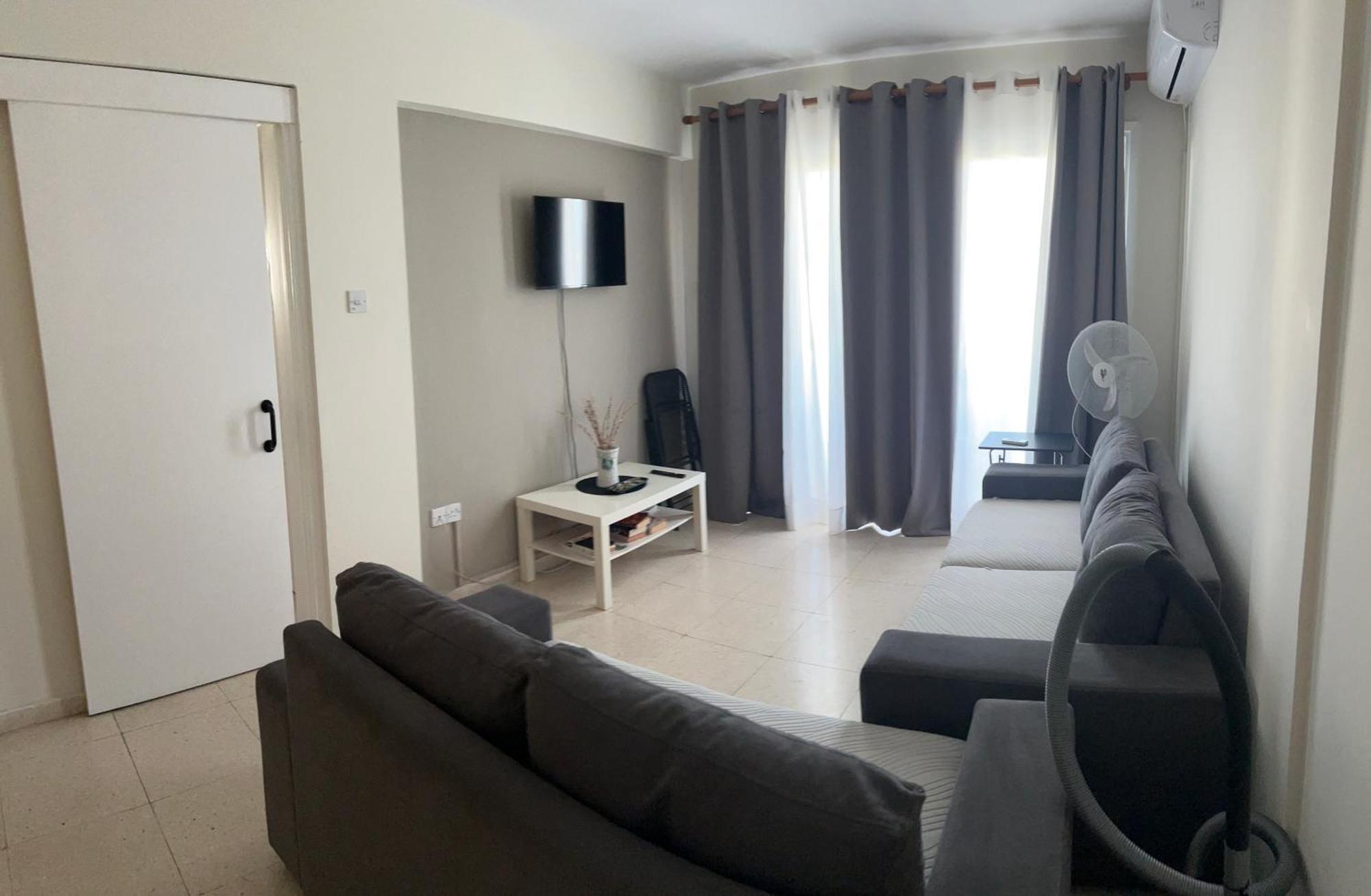 Ptolemaidos Cosy Family Apartment Larnaca Exteriör bild